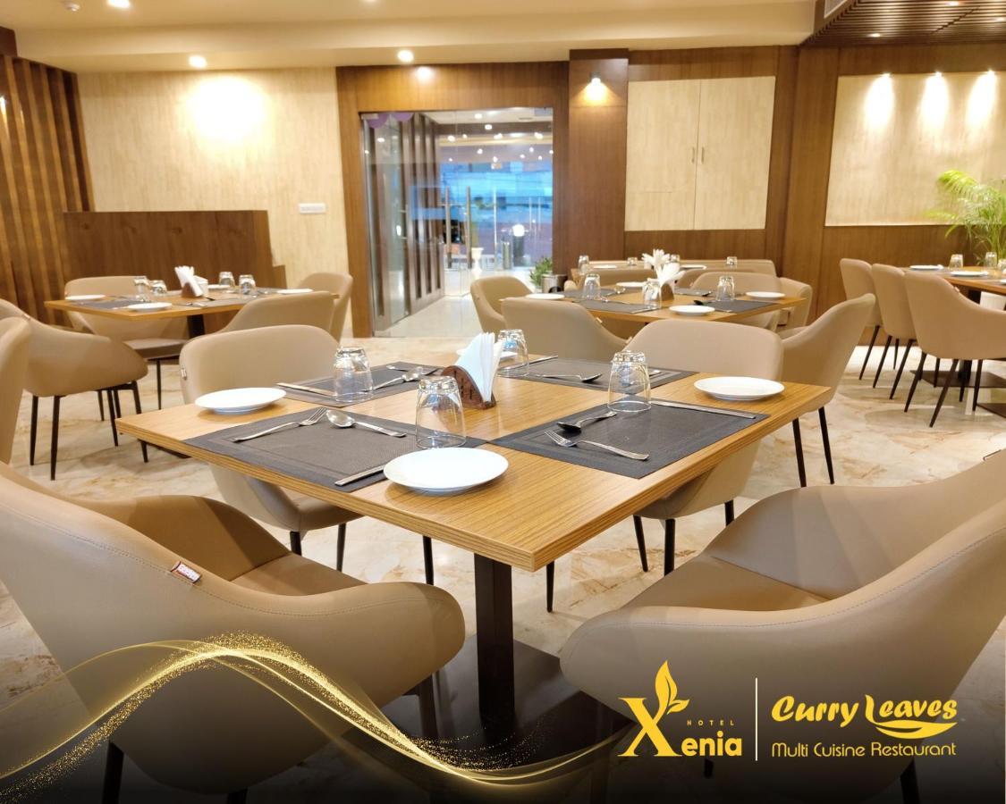 Hotel Xenia Varanasi Exterior photo